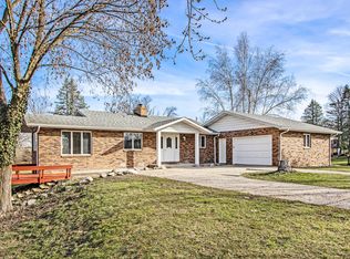 10882 Vidzeme Rd, Three Rivers, MI 49093