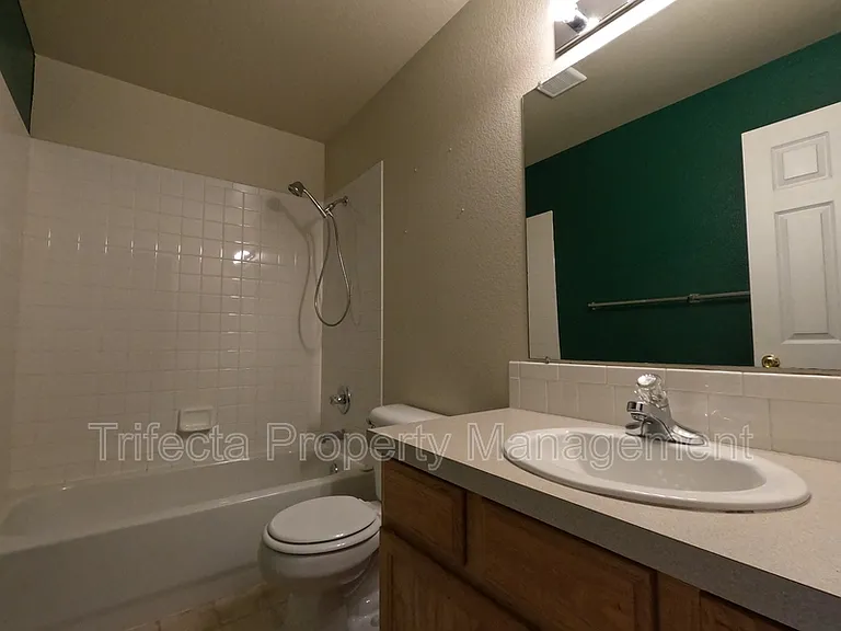 3627 Glenbarr Ct — Photo 6