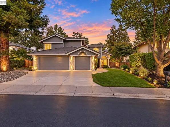 749 Sweet Water Dr, Danville, CA 94506