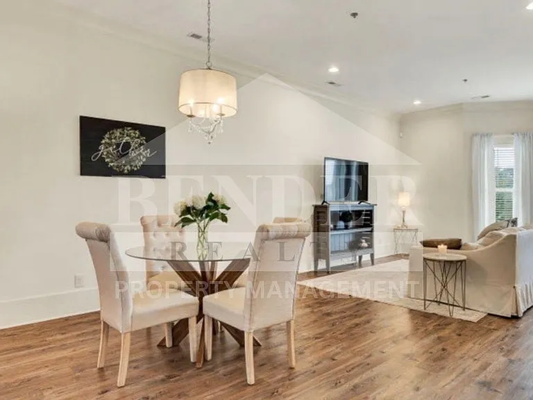 2405 Spring Creek Blvd NE — Photo 4