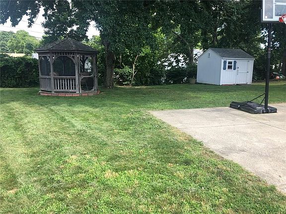 3rd image of 21 Greenville Ave