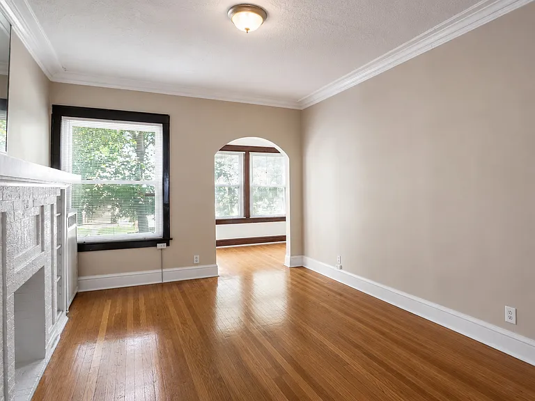 1528 E 74th Pl #1W — Photo 2