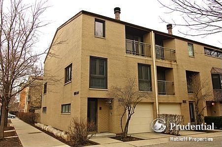 1st image of 1643 N Larrabee St #A