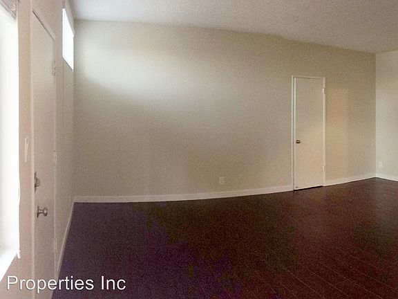 3rd image of 11746 Goshen Ave APT 08