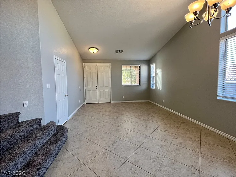 2738 Auchmull St — Photo 5