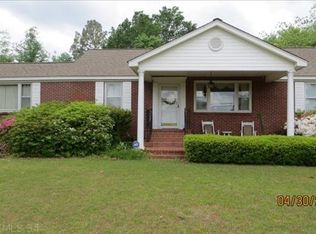 25 Magnolia Ln, Lugoff, SC 29078