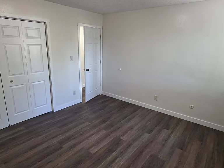 1025 Cedar Way #4 — Photo 6