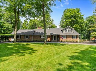 9800 Hollingson Rd, Clarence, NY 14031