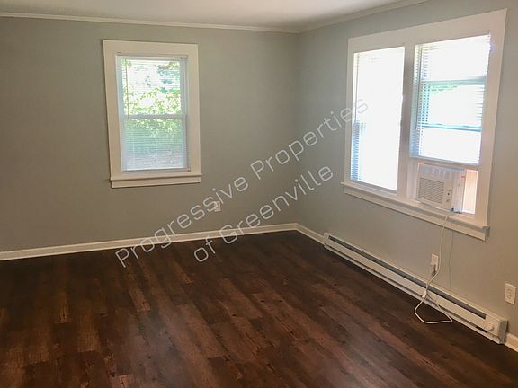 3rd image of 806 2nd Ave