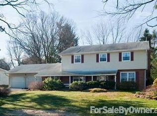 3046 Meadowbrook Cir N, Allentown, PA 18103