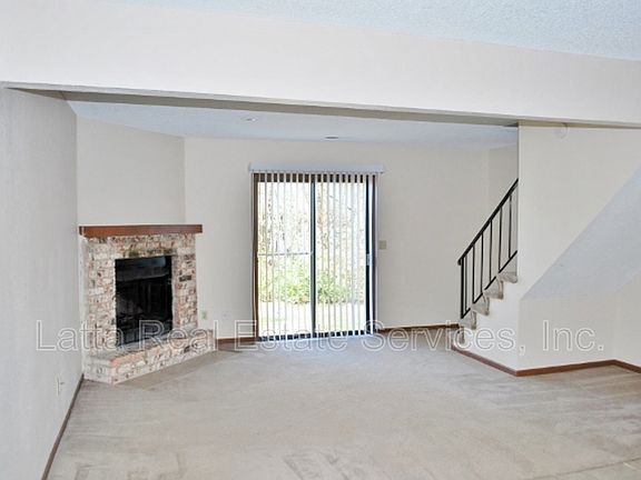 4th image of 523 NE Churchill St