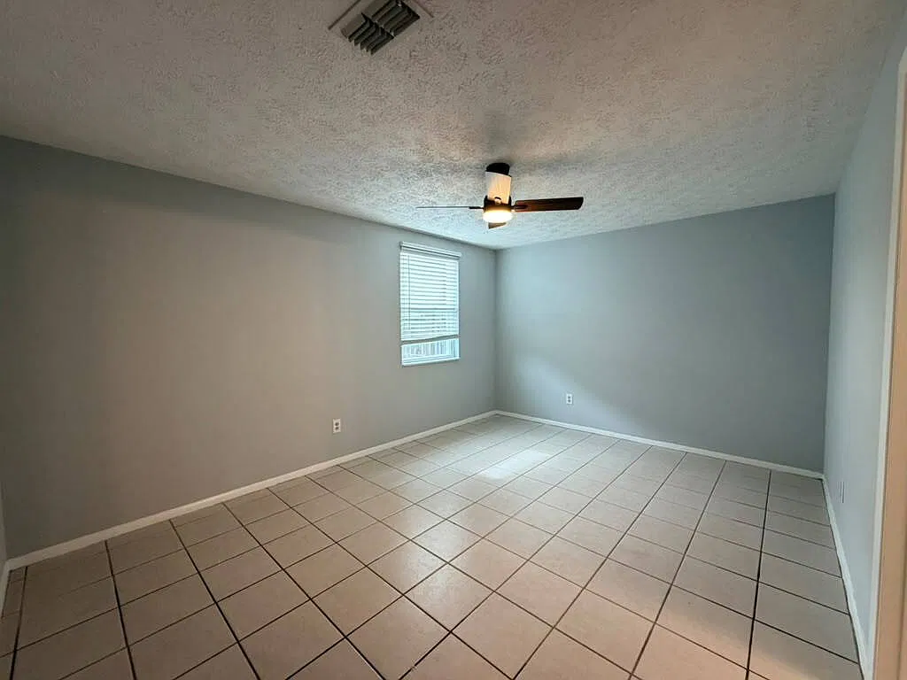 3 bed, 2.0 bath, 1744 sqft, $1,800 — Photo 4