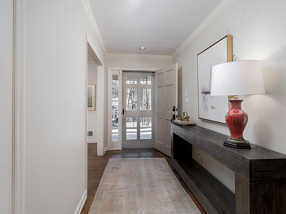 4th image of 3733 Wimbleton Dr