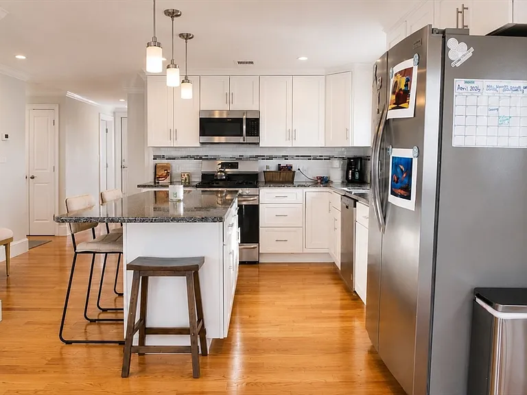 274 Bowdoin St #3 — Photo 2