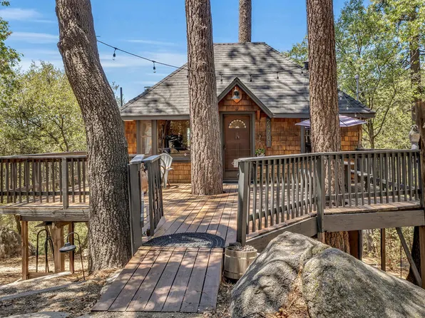 24701 Schaffer Dr, Idyllwild, CA 92549