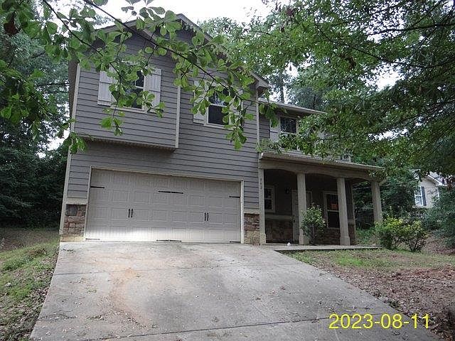 1st image of 743 Parkhill Dr