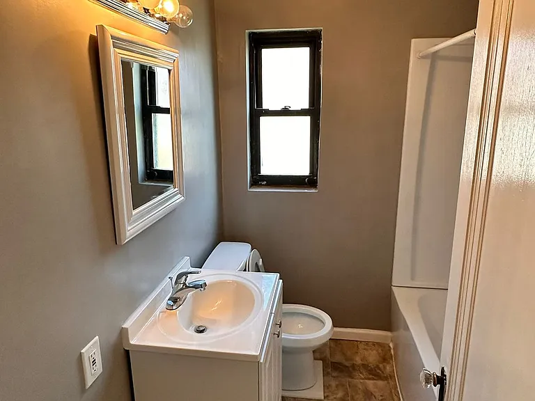 3411 Daytona Ave #2 — Photo 11