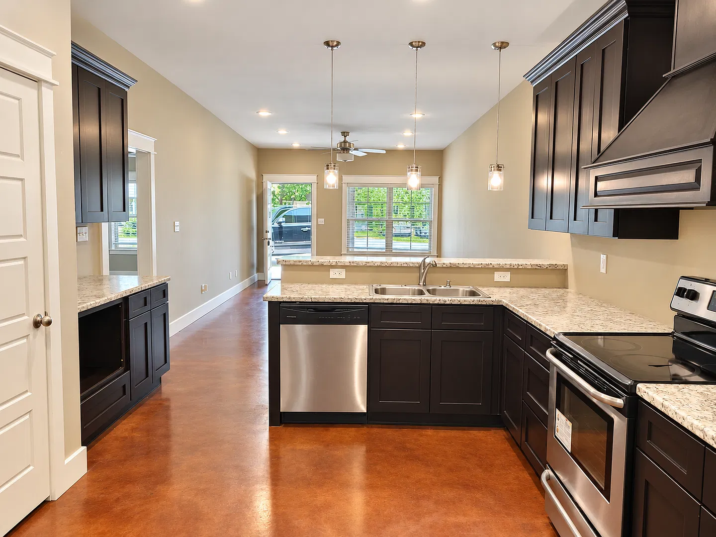 208 S. Walnut Street — Photo 3