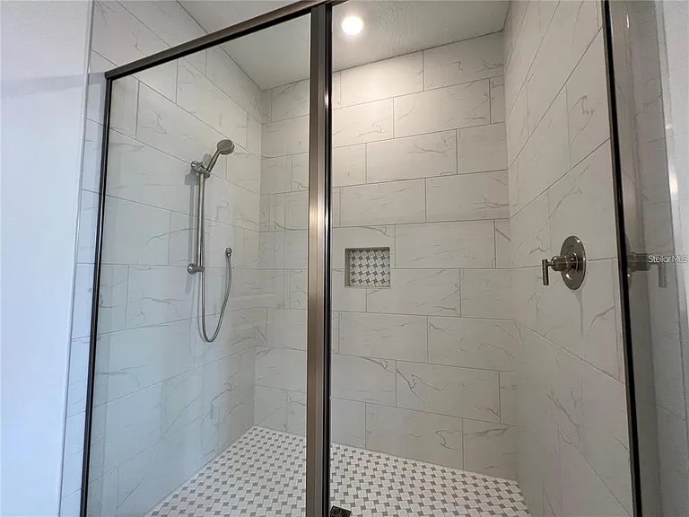19141 Planetree St — Photo 32