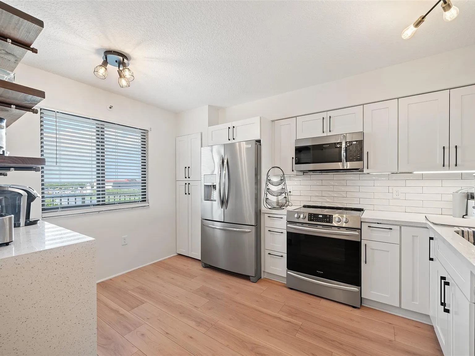 2 bed, 2.0 bath, 1222 sqft, $2,500 — Photo 3