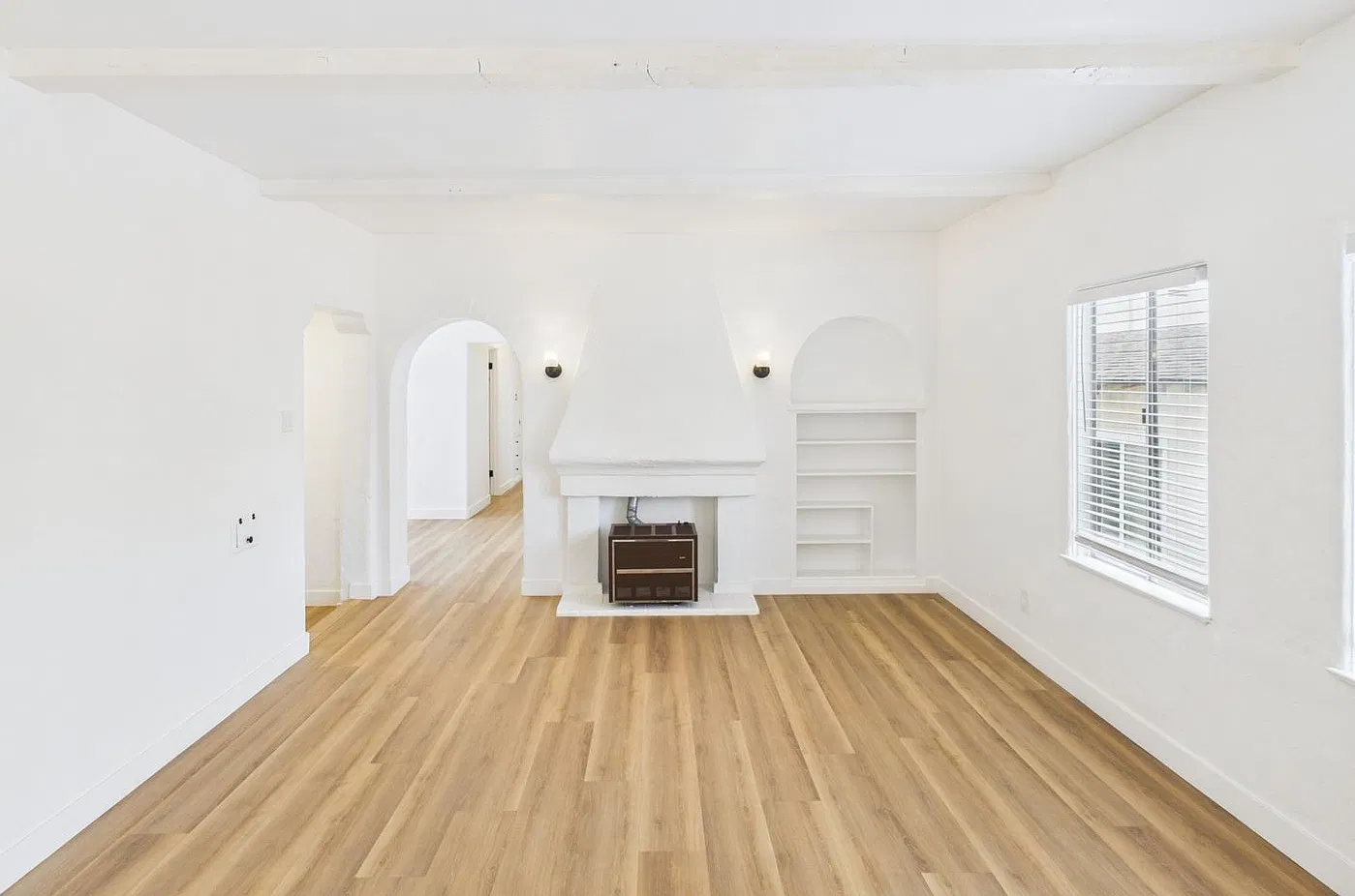 1533 East 3rd Street — Photo 3