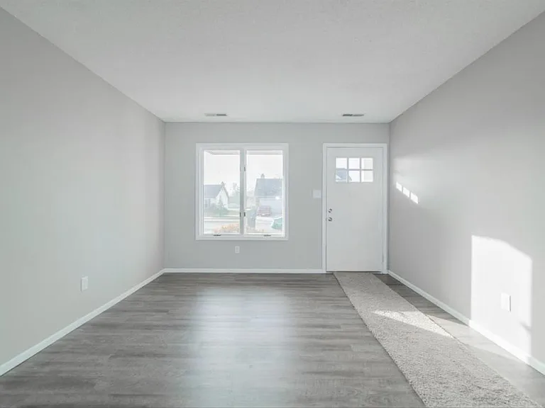 7423 Leswood Ct — Photo 4