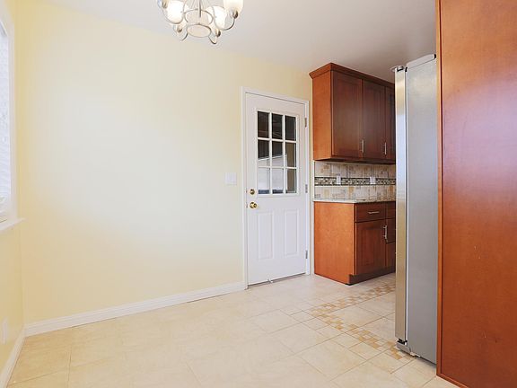 3rd image of 48214 Cottonwood St