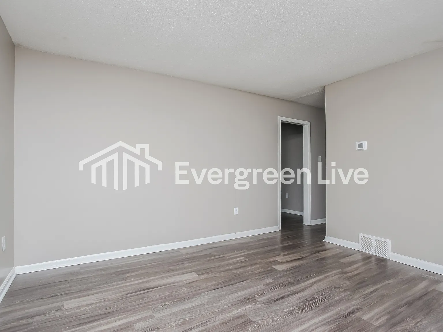 3 bed, 2.0 bath, 1296 sqft, $1,145 — Photo 3