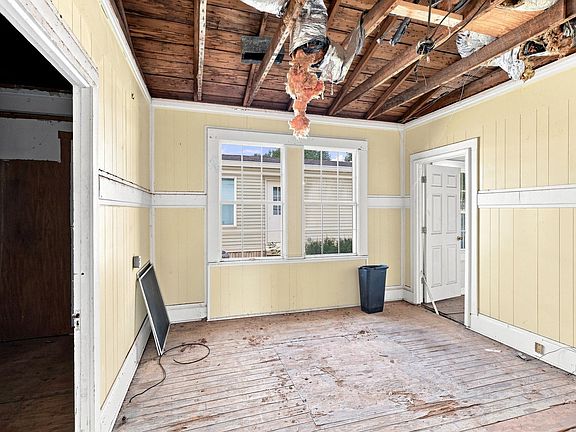 5th image of 618 W Lincoln St
