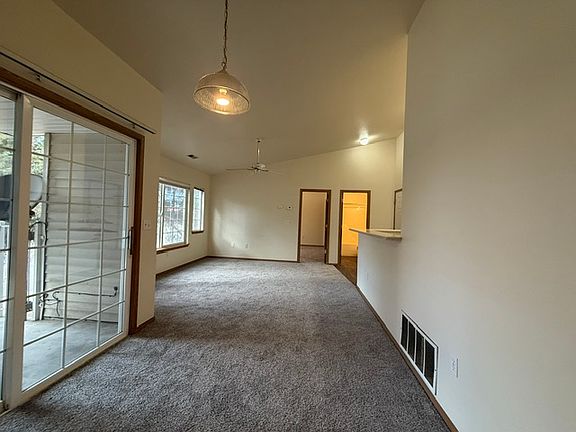 4th image of 3243 N Lakegrove Ln APT 201