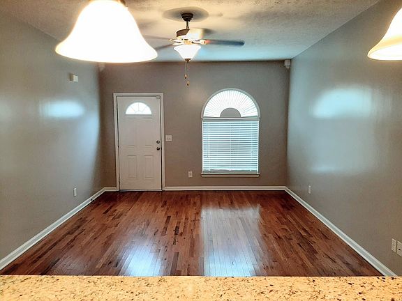 3rd image of 823 Spence Enclave Ln