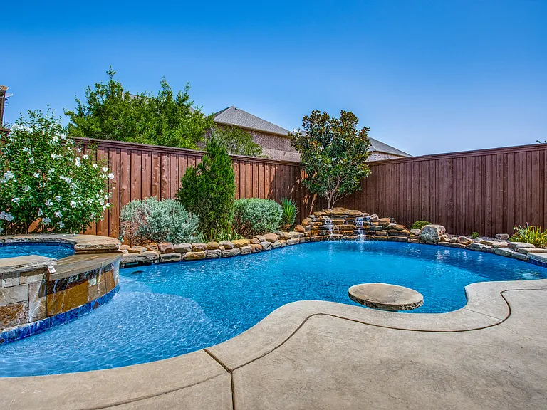 13336 Thornton Dr — Photo 37