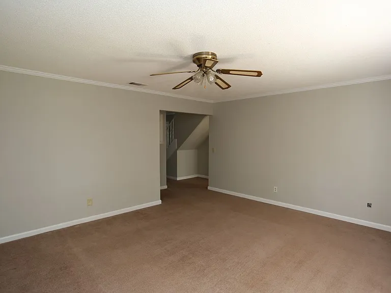 226B Courtney Way — Photo 9