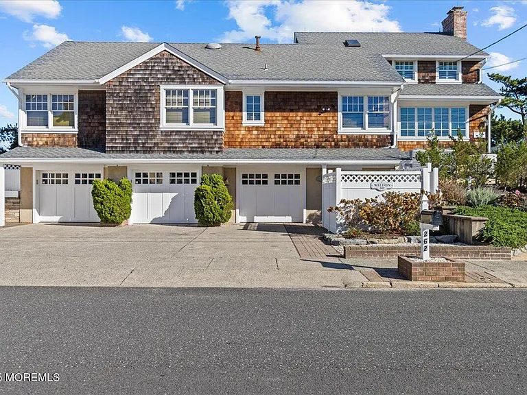 262 Sunset Ln — Photo 2