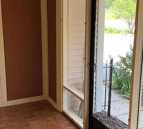 Breezeway / Entryway