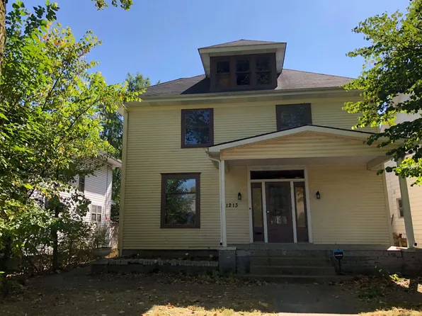 1213 W Oakdale Dr, Fort Wayne, IN 46807