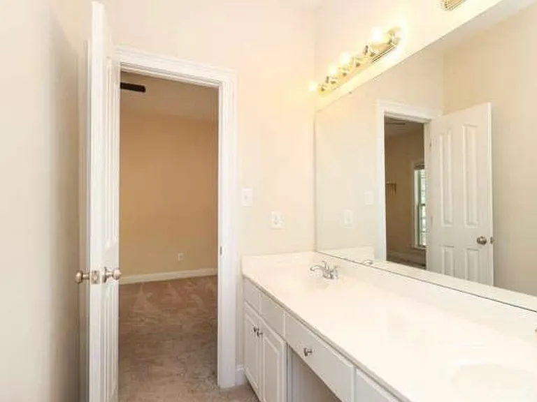 2587 Penngate Dr — Photo 12