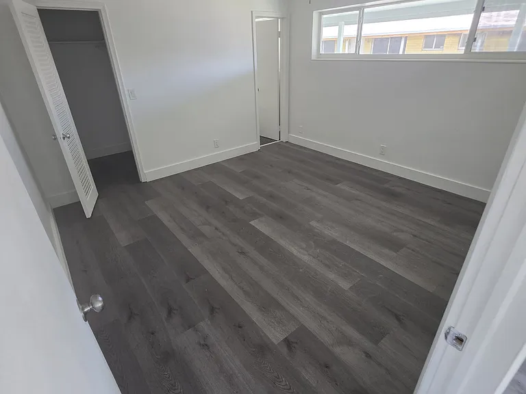 117 SE 2nd Ave #1 — Photo 7