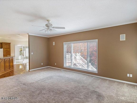 3rd image of 114 Palisades Dr