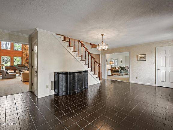 4th image of 151 Saint Andrews Dr