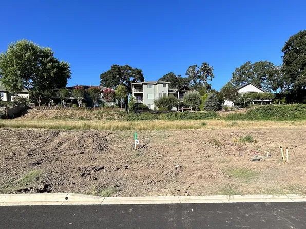 2775 NW Pinehurst Dr #9, McMinnville, OR 97128