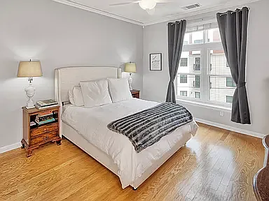 2 bed, 1070 sqft, $5,200 — Photo 3