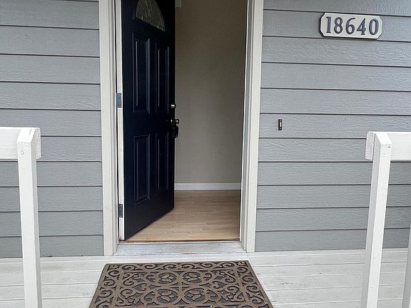 3rd image of 18640 Vaughn Milton Loop NE