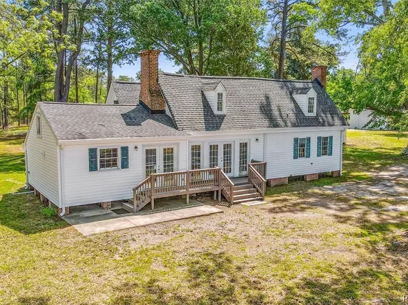 1279 Lillys Neck Rd, Moon, VA 23119