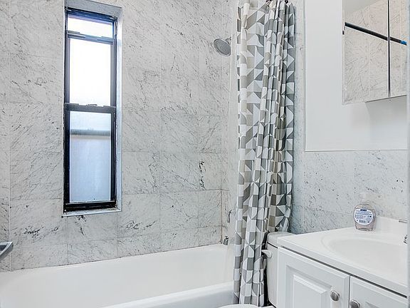 4th image of 142 E 27th St APT 4B