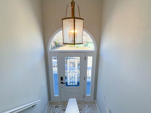 Split Level Foyer