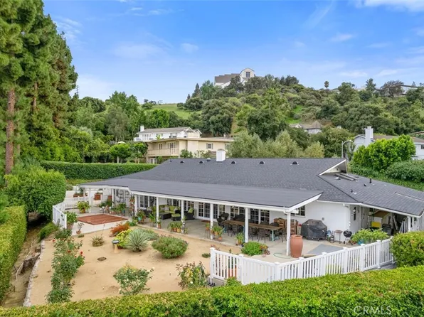 16244 Dorilee Ln, Encino, CA 91436