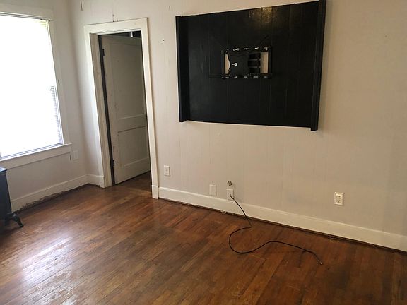 2nd image of 122 Hayter St #H1