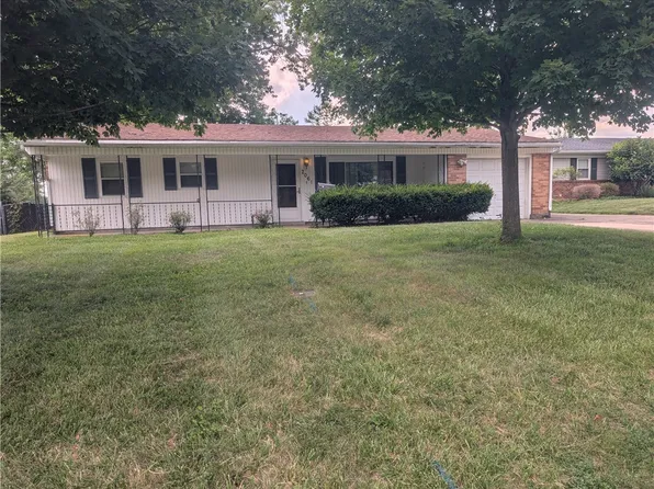 2061 S Lakeman Dr, Bellbrook, OH 45305