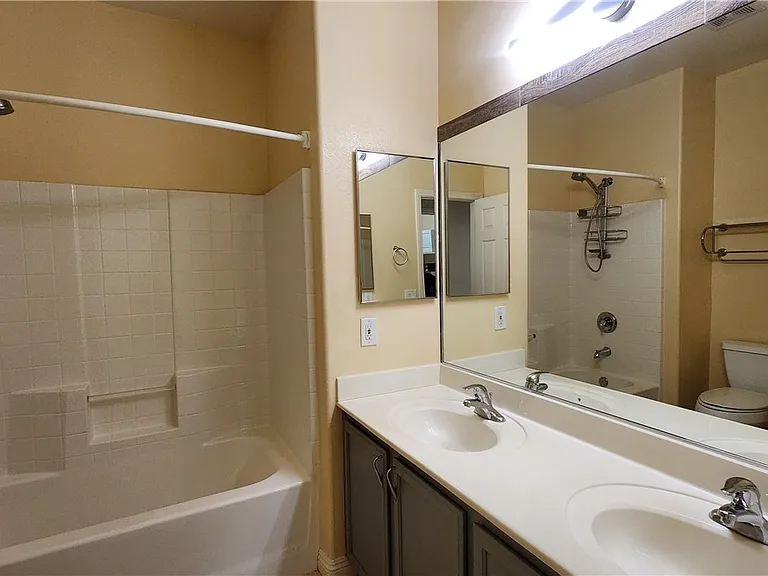 9709 Hawk Cliff Ave — Photo 24